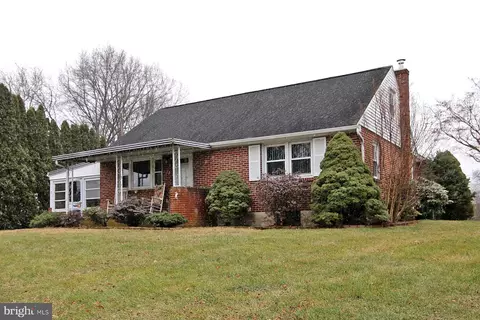 48 Wenrich Ave, Wernersville, PA 19565