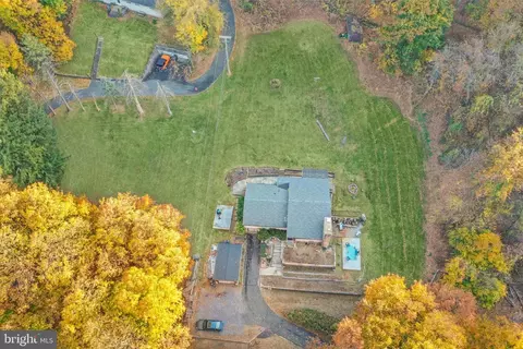 316 Spring Valley Rd, Reading, PA 19605