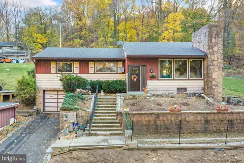 316 Spring Valley Rd, Reading, PA 19605 photo 2