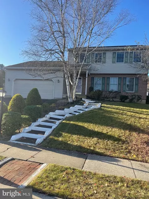2720 Beacon Dr, Sinking Spring, PA 19608
