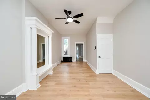 Living - 932 Oley St, Reading, PA 19604 photo 2 of 4