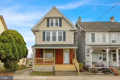 118 W Washington St, Fleetwood, PA 19522