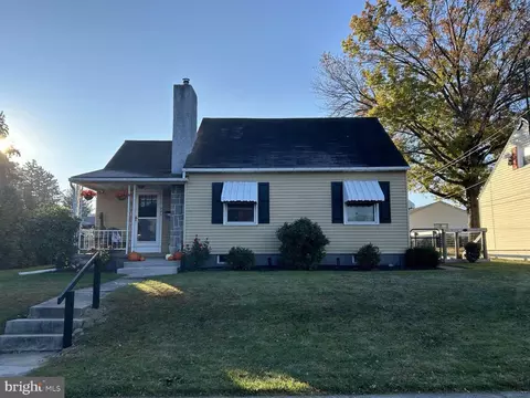 226 W Vine St, Fleetwood, PA 19522