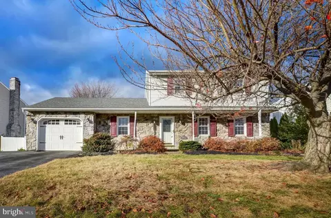 131 Damascus Dr, Blandon, PA 19510