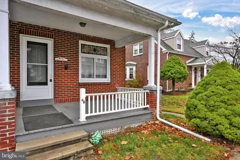 46 Evans Ave, Sinking Spring, PA 19608 photo 3