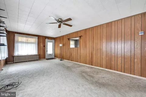 46 Evans Ave, Sinking Spring, PA 19608 photo 4