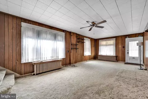 46 Evans Ave, Sinking Spring, PA 19608 photo 5