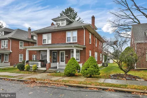 46 Evans Ave, Sinking Spring, PA 19608 photo 2