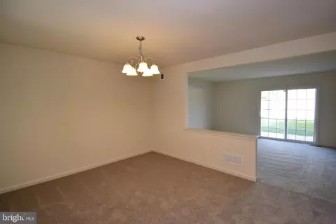 127 Canberra Ct, Sinking Spring, PA 19608 photo 9