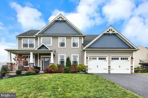 8 Jana Ct, Reading, PA 19607 photo 2