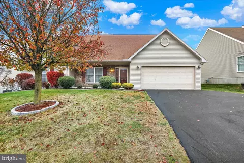 103 Day Lily Dr, Reading, PA 19608