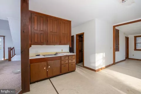Entry Way - 701 E Neversink Rd, Reading, PA 19606 photo 1 of 6
