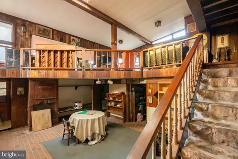Entry Way - 701 E Neversink Rd, Reading, PA 19606 photo 6 of 6