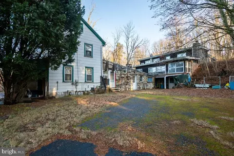 Exterior - 701 E Neversink Rd, Reading, PA 19606 photo 7 of 7