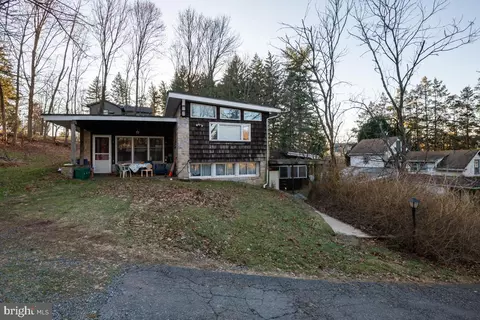 Exterior - 701 E Neversink Rd, Reading, PA 19606 photo 6 of 7