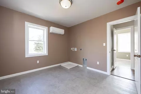 Entry Way - 60 Starr Rd, Reading, PA 19608 photo 3 of 10