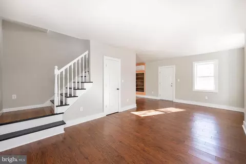 Living - 60 Starr Rd, Reading, PA 19608 photo 3 of 4
