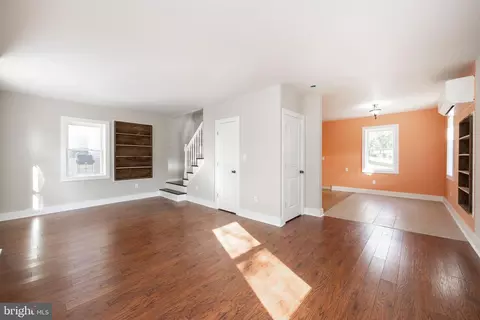 Living - 60 Starr Rd, Reading, PA 19608 photo 1 of 4