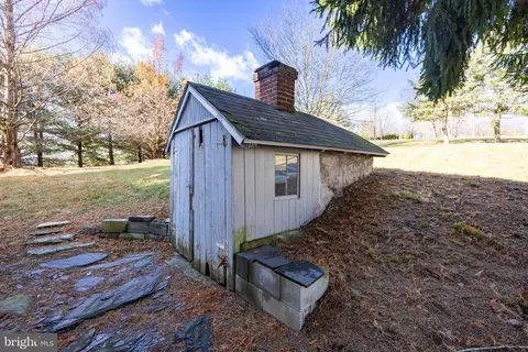 Exterior - 60 Starr Rd, Reading, PA 19608 photo 5 of 8