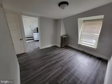 Living - 324 Spring St, Reading, PA 19601 photo 1 of 5