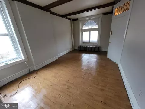 Living - 324 Spring St, Reading, PA 19601 photo 5 of 5