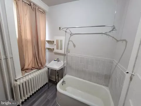 Bath - 324 Spring St, Reading, PA 19601 photo 2 of 2