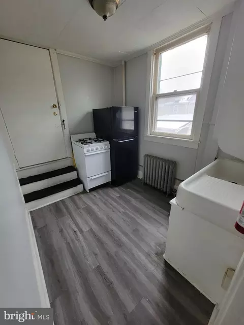 Entry Way - 324 Spring St, Reading, PA 19601 photo 1 of 1