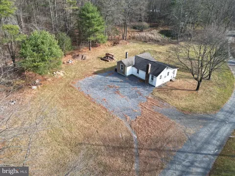 41 Riegel Ln, Kempton, PA 19529