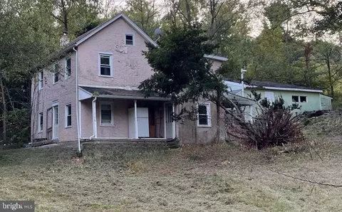 2296 Farmington Ave, Boyertown, PA 19512