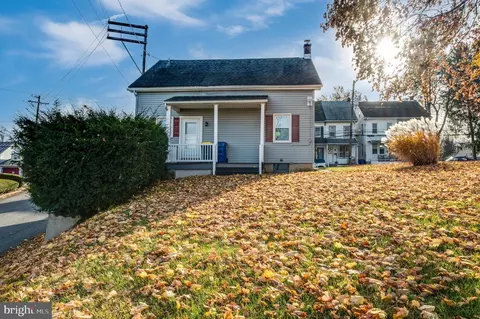 221 W Franklin St, Womelsdorf, PA 19567