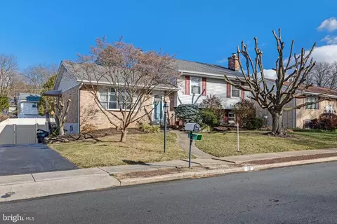 13 Hearthstone Dr, Reading, PA 19606 photo 2