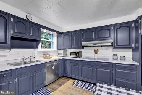 122 Lost Ln, Shillington, PA 19607