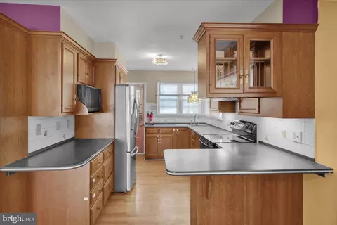 Kitchen - 140 Main St, Mohnton, PA 19540 photo 2 of 2