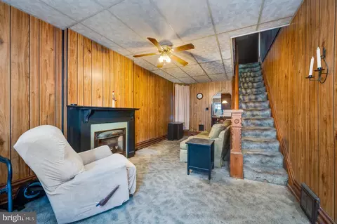 Living - 840 Locust St, Reading, PA 19604 photo 1 of 4
