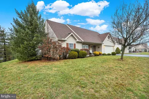 101 S Cacoosing Dr, Reading, PA 19608 photo 3