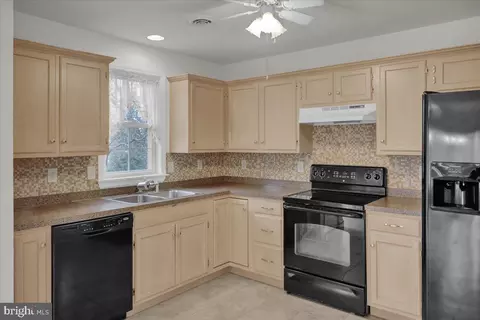 101 S Cacoosing Dr, Reading, PA 19608 photo 9