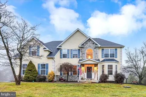 3 Princess Ct, Birdsboro, PA 19508