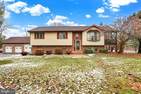 241 Salem Church Rd, Hamburg, PA 19526