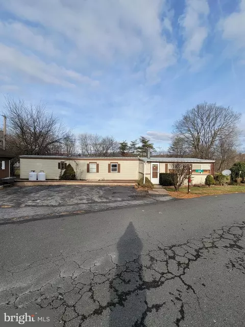 52 A Keystone Rd, Reading, PA 19606 photo 2