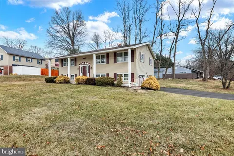 62 Wesleyan Dr, Reading, PA 19607 photo 4