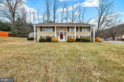 62 Wesleyan Dr, Reading, PA 19607 photo 3