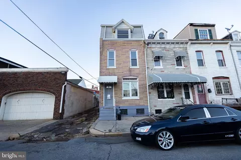 915 Spruce St, Reading, PA 19602