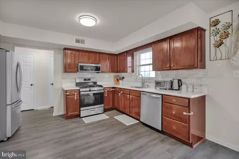 383 Oneida Dr, Reading, PA 19608 photo 7