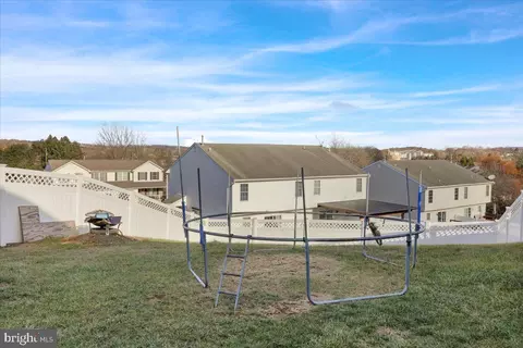 383 Oneida Dr, Reading, PA 19608 photo 25