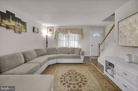 383 Oneida Dr, Reading, PA 19608 photo 4