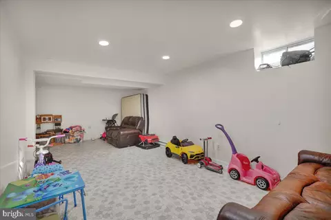 383 Oneida Dr, Reading, PA 19608 photo 22