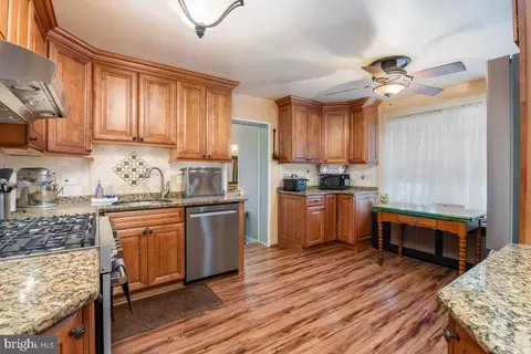 2315 Spring St, Reading, PA 19609 photo 9