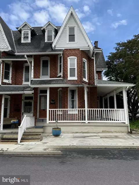 30 W Washington St, Fleetwood, PA 19522