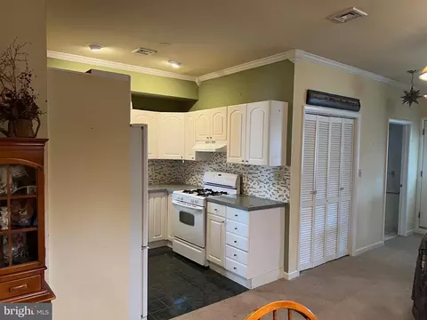 Kitchen - 20 R Tyrone Ave, Reading, PA 19607 photo 1 of 2