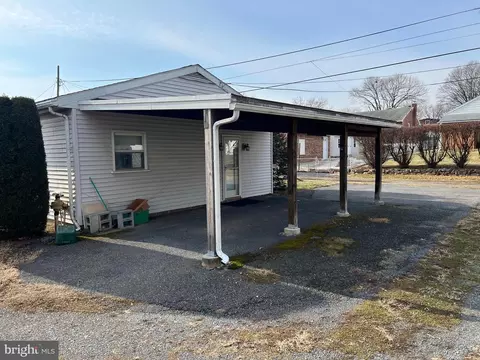 Exterior - 20 R Tyrone Ave, Reading, PA 19607 photo 2 of 5